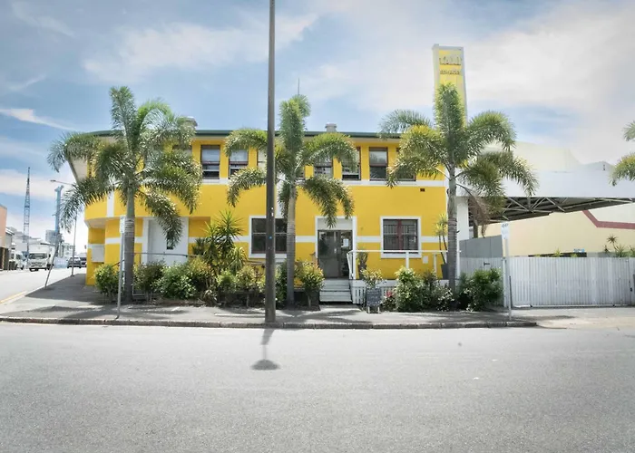 Habitat Backpackers Hostel